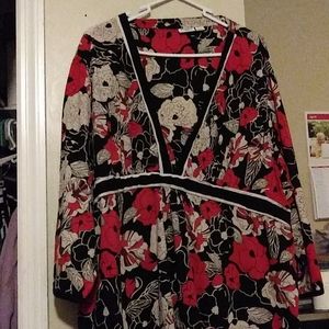 Plus size floral top 26/28W